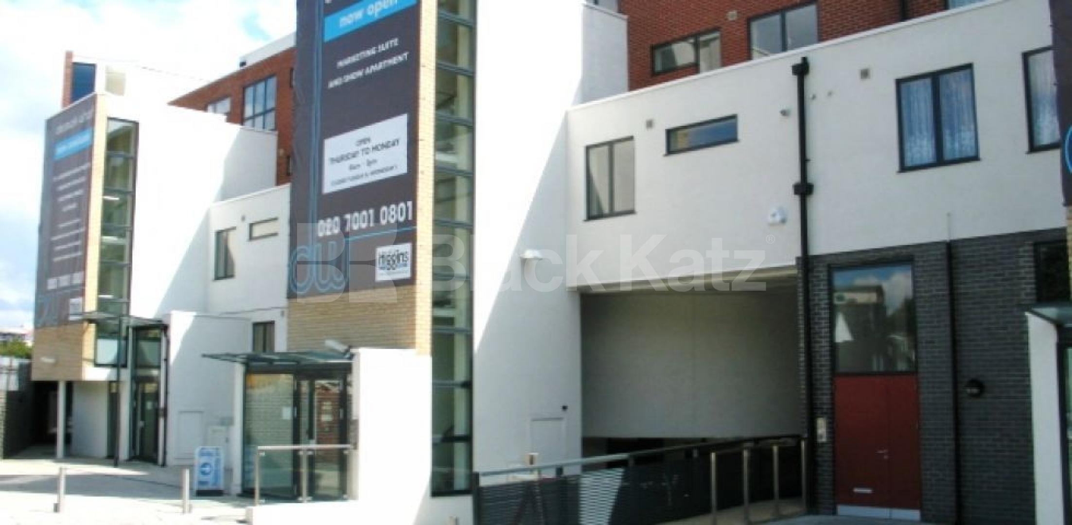 			UNDER OFFER , 2 Bedroom, 1 bath, 1 reception Apartment			 Andersen's Wharf, 20 Copenhagen Place, Lime House/ Canary Wharf